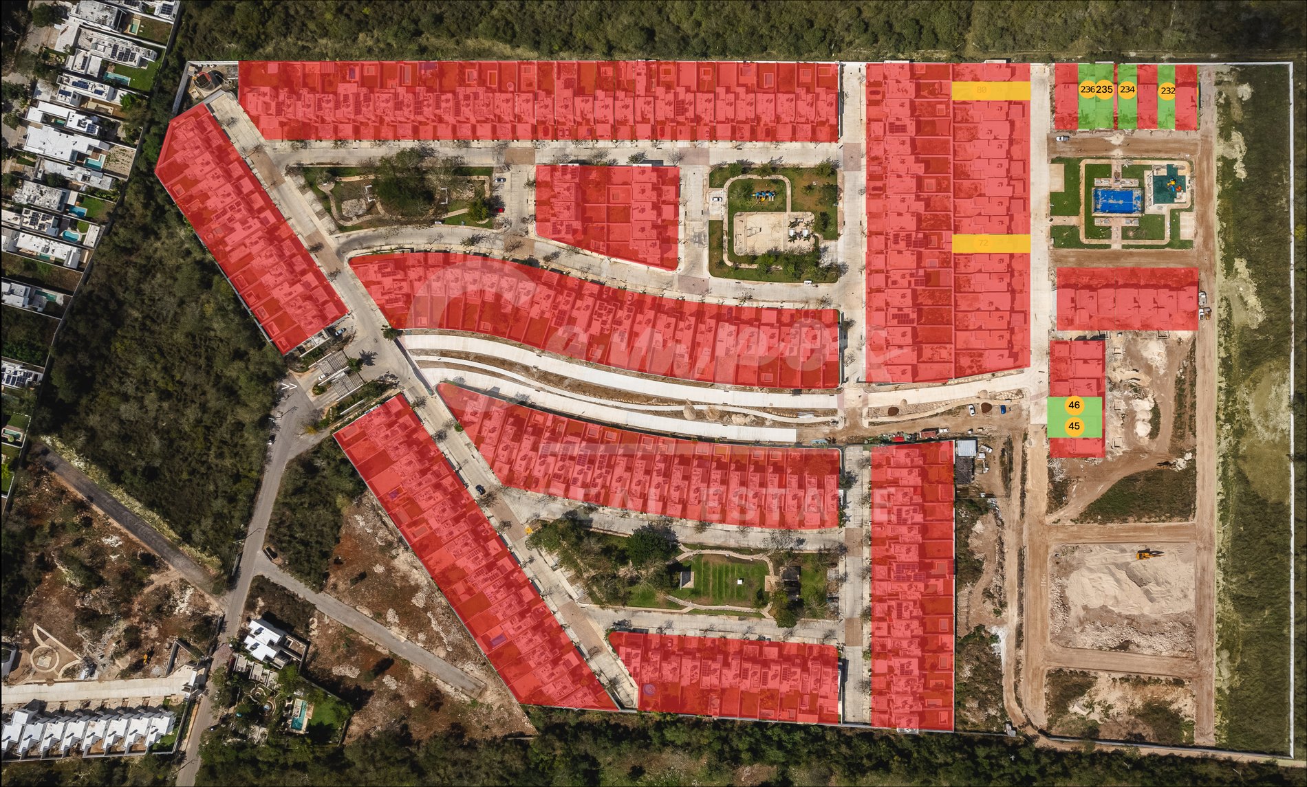 Master plan aéreo de Zensia Parque Residencial en Conkal con los lotes disponibles marcados en verde